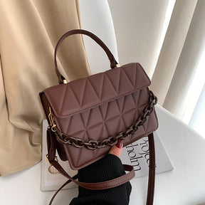 promoções  ofertas  bolsas femininas de couro em promocao  bolsas de couro legitimo baratas  bolsas de couro  bolsas  bolsa transversal  bolsa feminina transversal  bolsa de ombro  bolsa de couro feminina  bolsa couro preta  bolsa couro pequena  bolsa couro legitimo fabrica